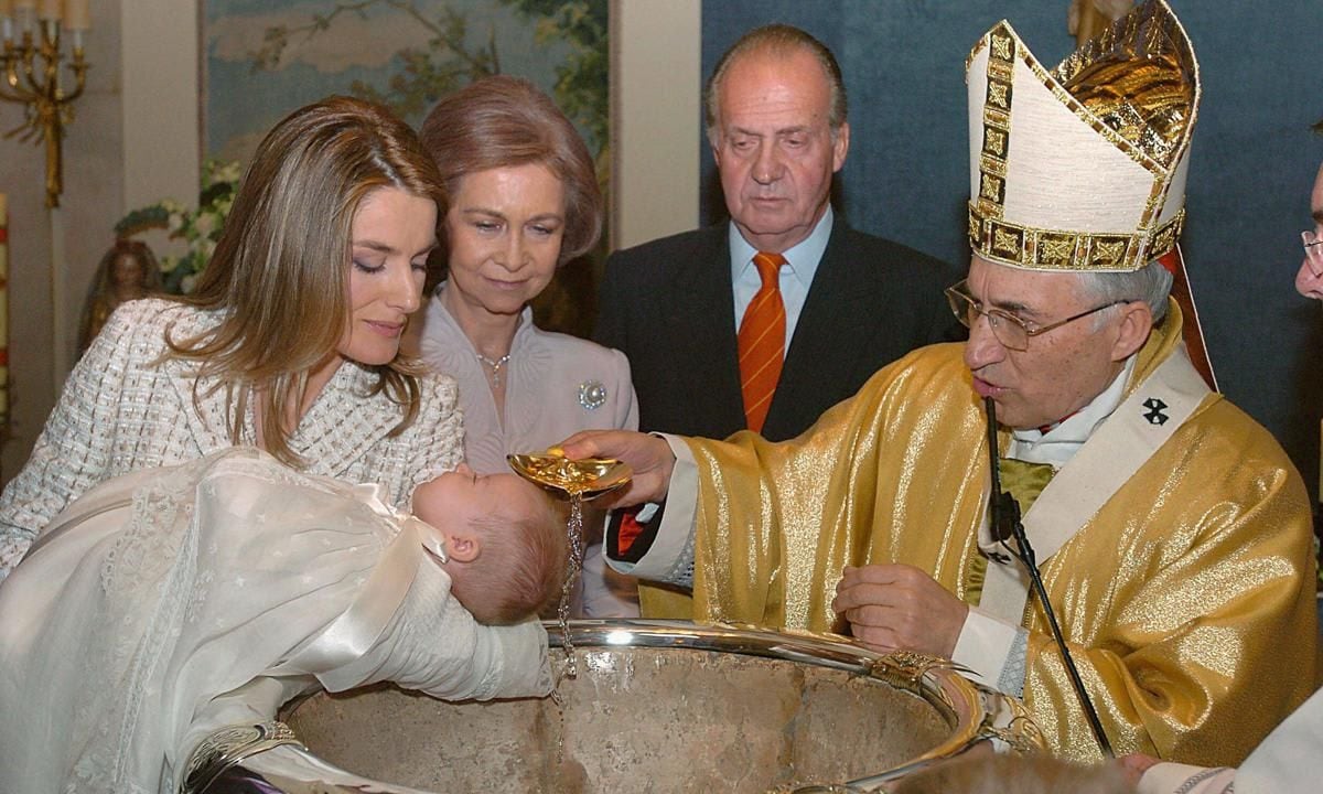 The Princess' godparents are her paternal grandparents, Spain's former King Juan Carlos and Queen Sofia. The Princess was christened in 2006.