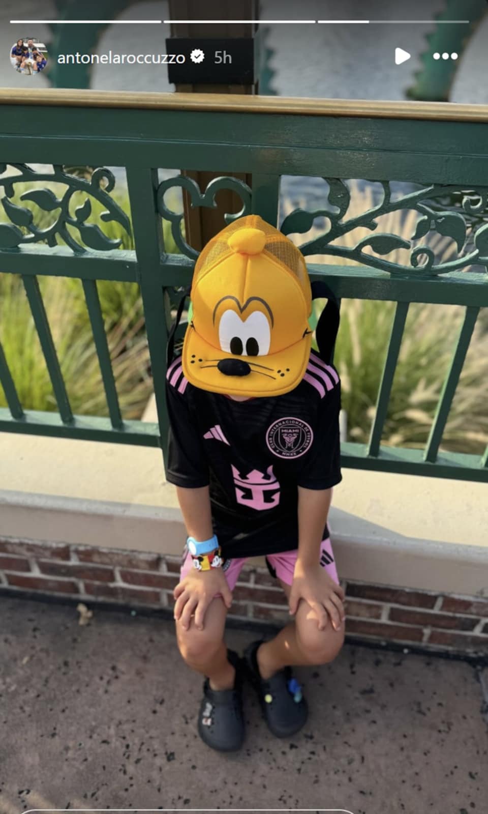 Antonela Roccuzzo Her Kids A Glimpse Into Their Adorable Family - u30rk7r