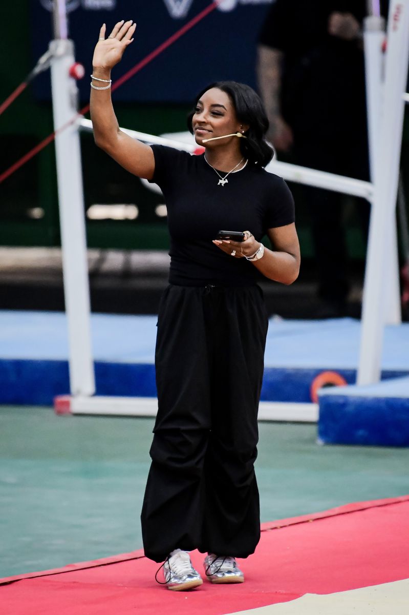  Simone Biles greets the fans during her Gymnastics Clinic at Youth Olympic Park Villa Soldati 