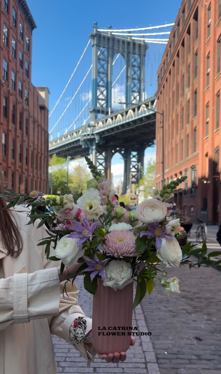 Arrangements that feel sculptural, bold, and deeply expressive. 