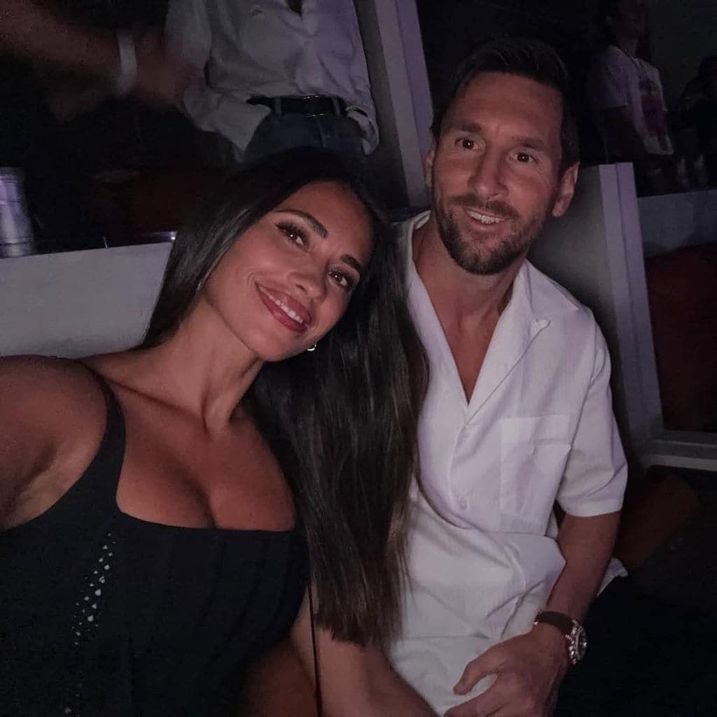 Lionel Messi and Antonela Roccuzzo caught on kiss cam at Coldplay’s Miami concert
