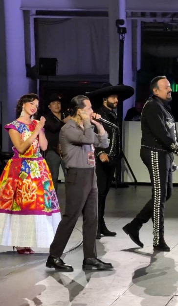 Nodal in Los Angeles with the Aguilar family while Cazzu celebrates Inti's birthday.