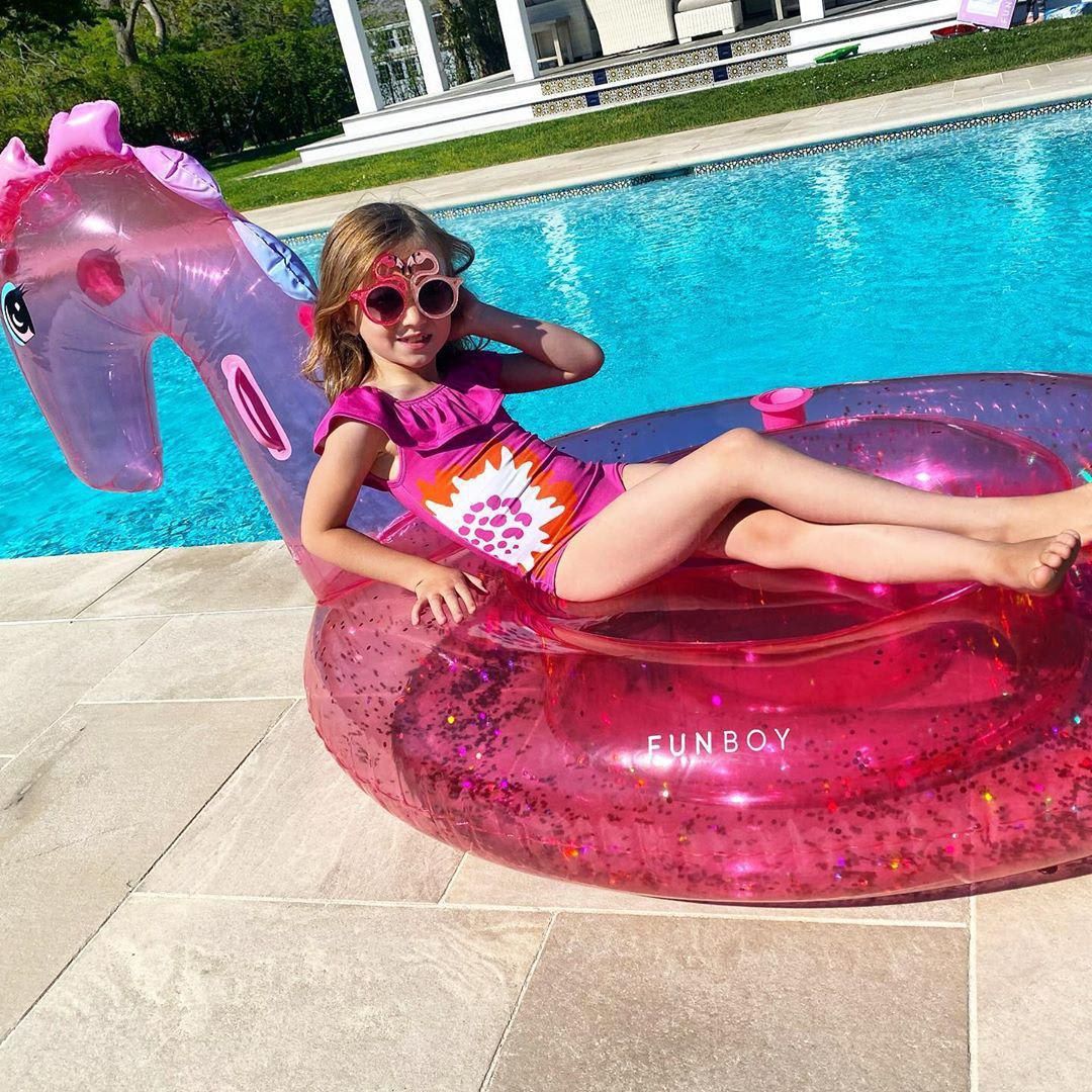Hilaria Baldwin daughter