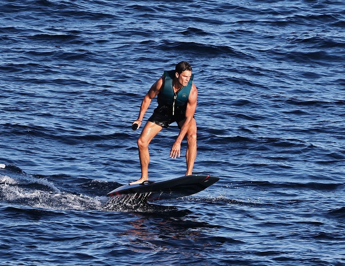 

Tom Brady enjoys a sun-soaked afternoon in Ibiza, spotted testing his balance on a flyboard. 