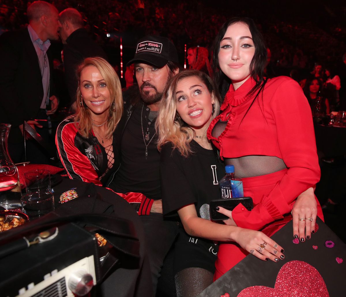 Tish Cyrus, and singers-songwriters Billy Ray Cyrus, Miley Cyrus, and Noah Cyrus pose during the 2017 iHeartRadio Music Awards 