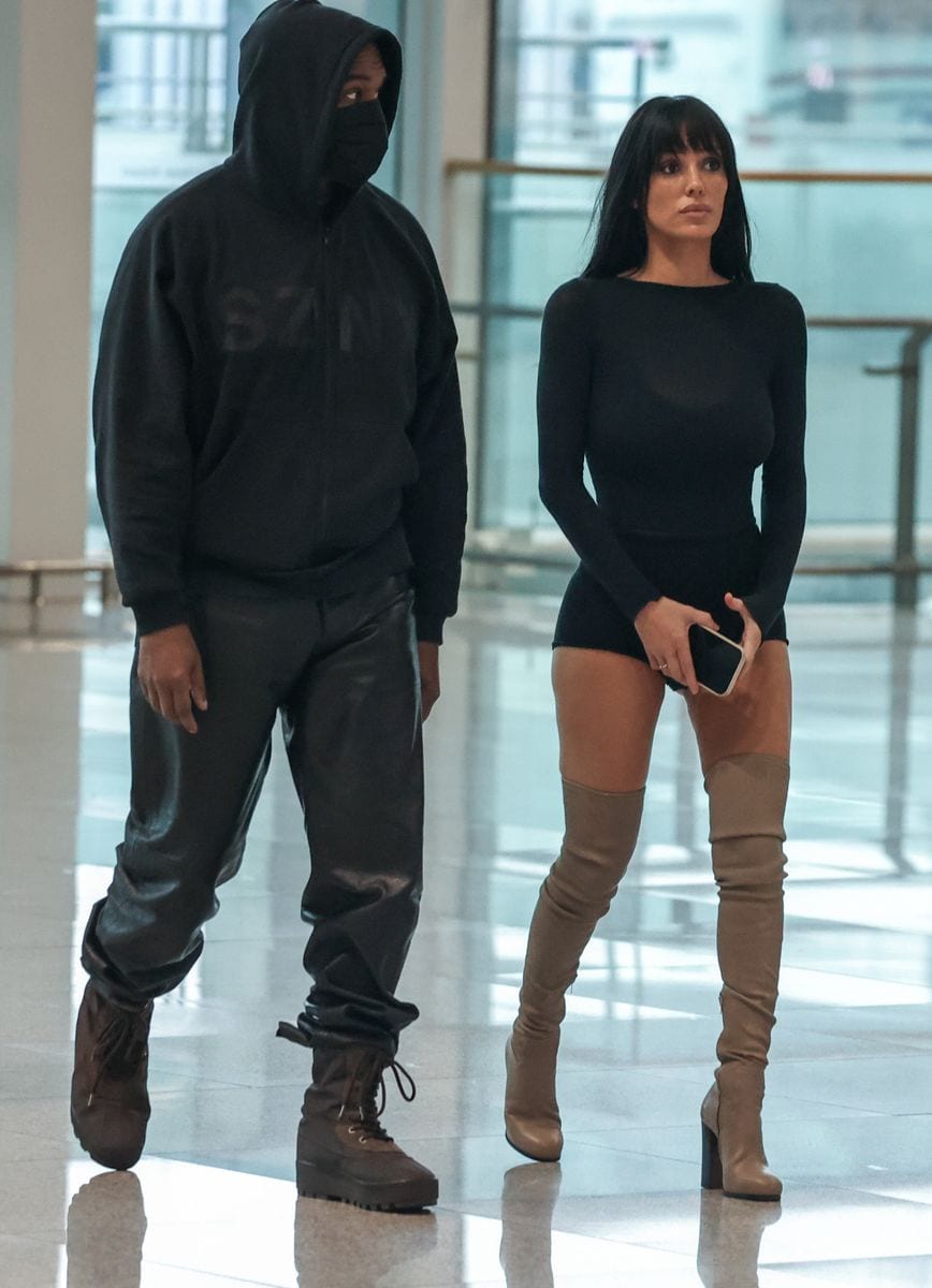 Bianca Censori was recently spotted arriving hand-in-hand with her husband, Kanye West, at Seoul’s airport.