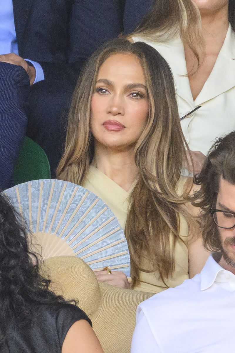 Her sophisticated neutral ensemble quickly became one of the most admired celebrity looks of the tournament