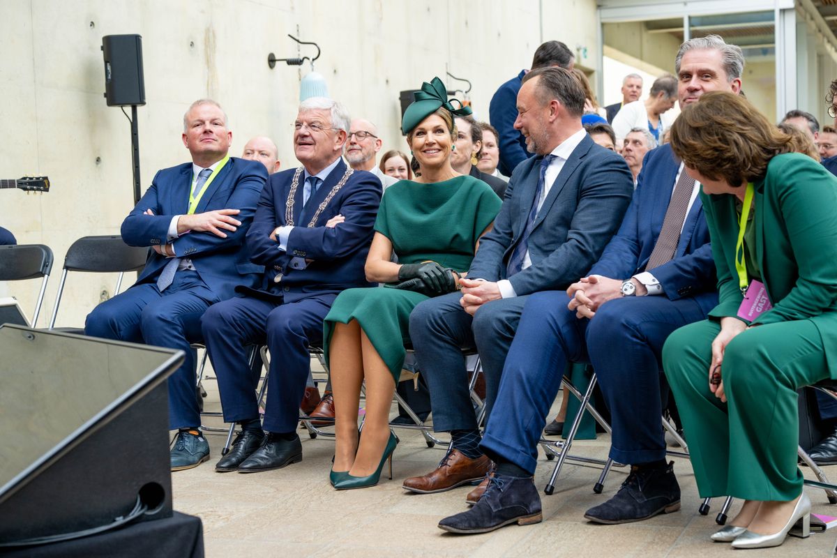 During her visit, Queen Máxima took part in an official program that included formal speeches, a tour of the renovated area, and meetings with business leaders and stakeholders involved in the project.