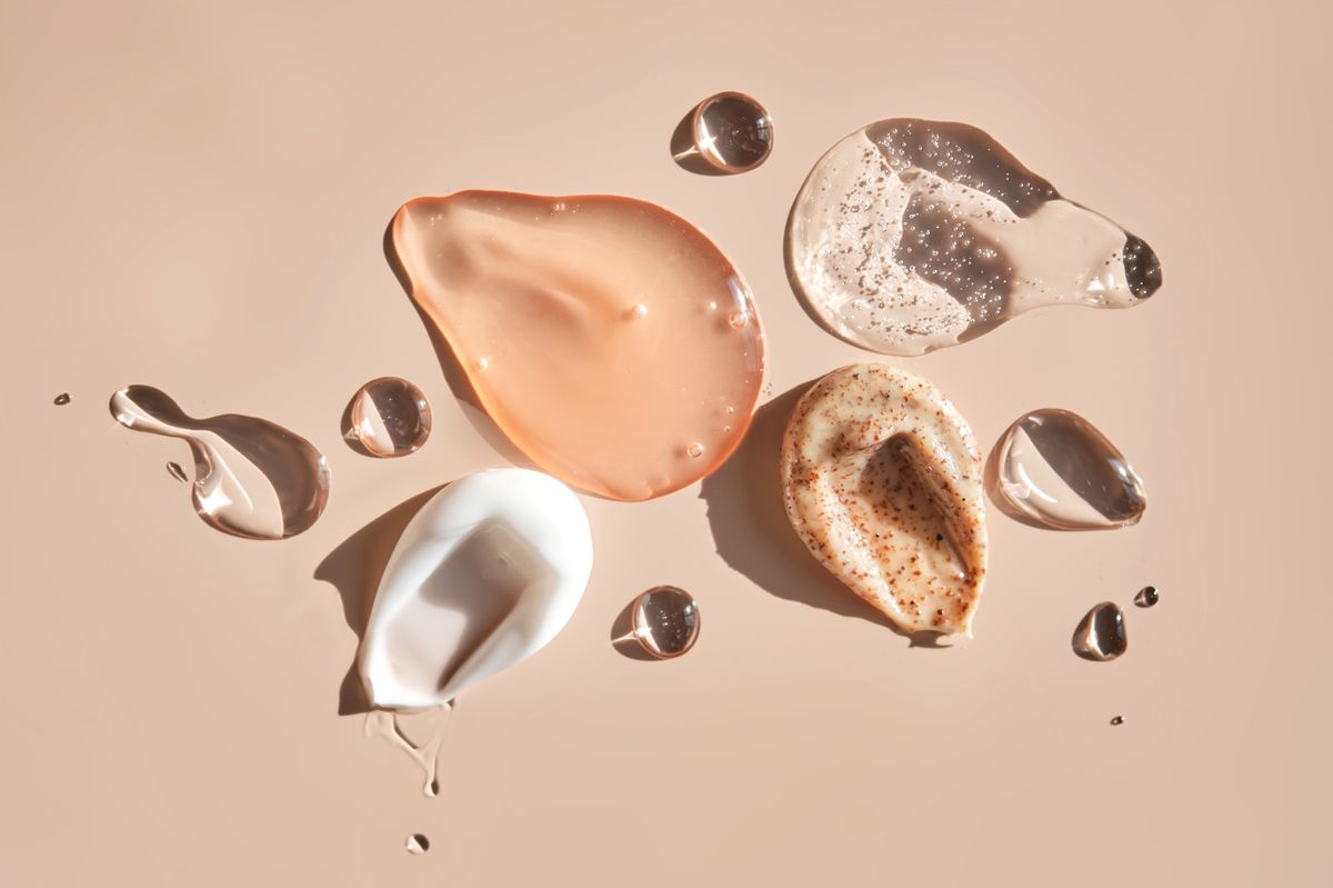 Skin flooding is gaining attention as a hydration-focused skincare method designed to boost moisture levels and strengthen the skin barrier.