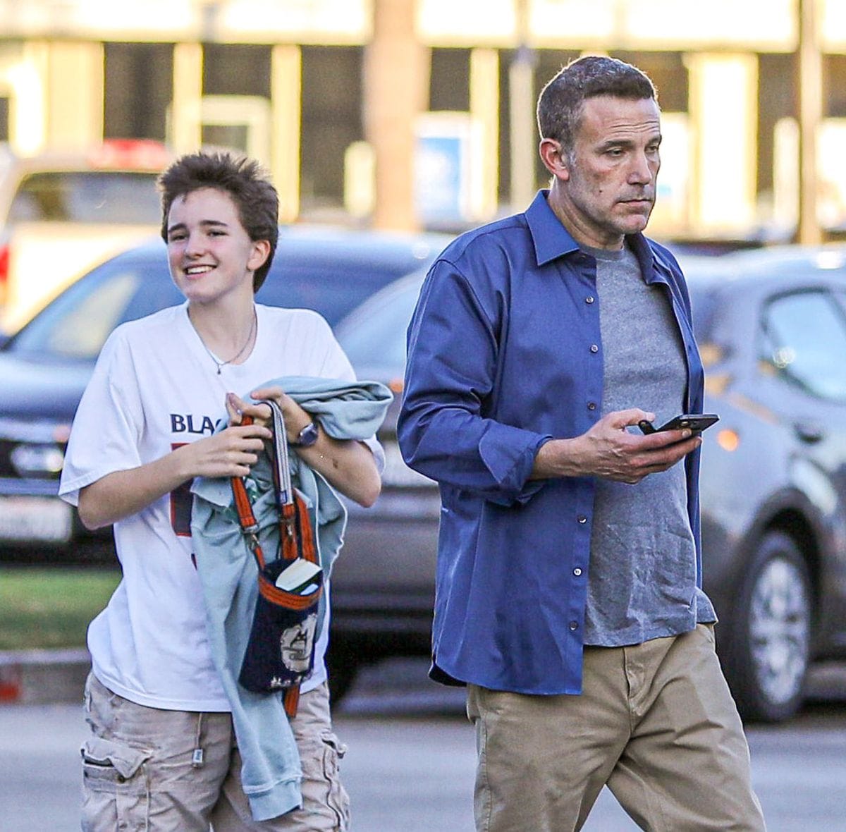 Freshly divorced Ben Affleck enjoys a movie night with the kids (Fin and friends) in Marina Del Rey on Thursday night to watch Alen Romulus. 