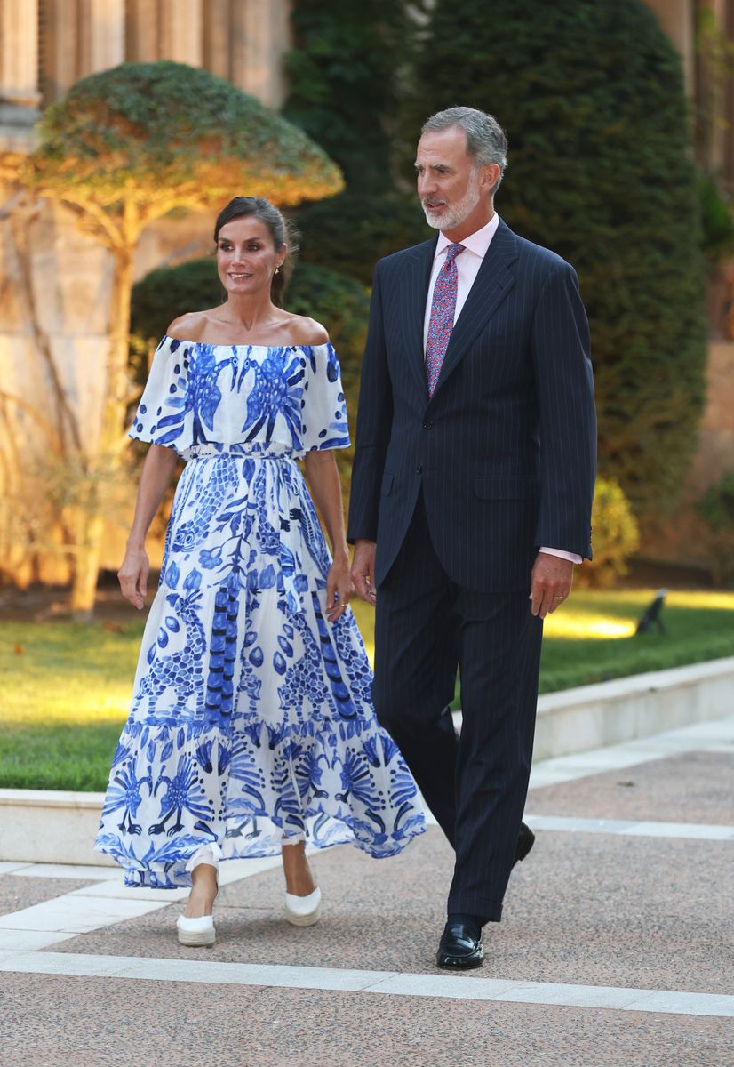 PALMA DE MALLORCA, SPAIN - AUGUST 03: King Felipe IV and Queen Letizia during the reception offered to the authorities and a representation of the Balearic society at the Marivent Palace, on August 3, 2023, in Palma de Mallorca, Balearic Islands, Spain. (Photo By Raul Terrel/Europa Press via Getty Images)
