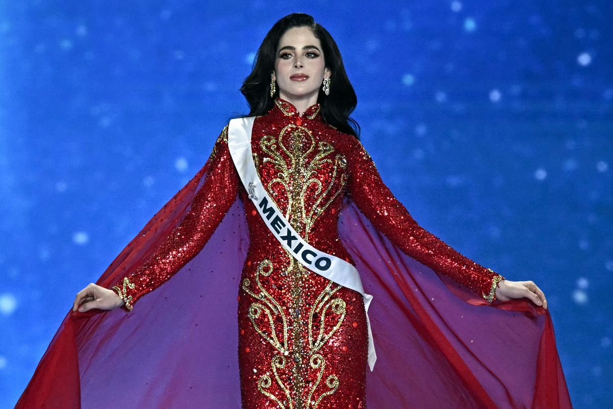 Following her coronation, Fátima Bosch spoke with Telemundo in her first interview as Miss Universe 2025, saying, “This crown is a commitment.” 