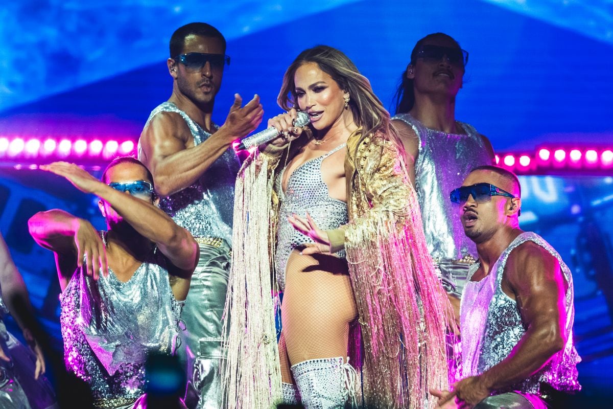 MADRID, SPAIN - JULY 13: Jennifer Lopez performs at Movistar Arena on July 13, 2025 in Madrid, Spain. (Photo by Mariano Regidor/Redferns)