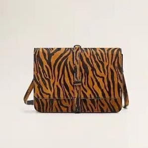 Bolso tiger print de Mango