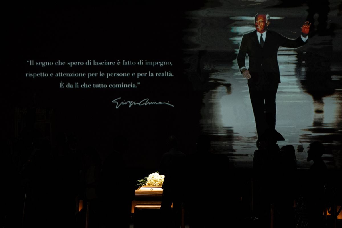 MILAN, ITALY - SEPTEMBER 06: Giorgio Armani's coffin lies in the Mortuary Chapel at Armani Teatro on September 06, 2025 in Milan, Italy. (Photo by Alessandro Levati/Getty Images)