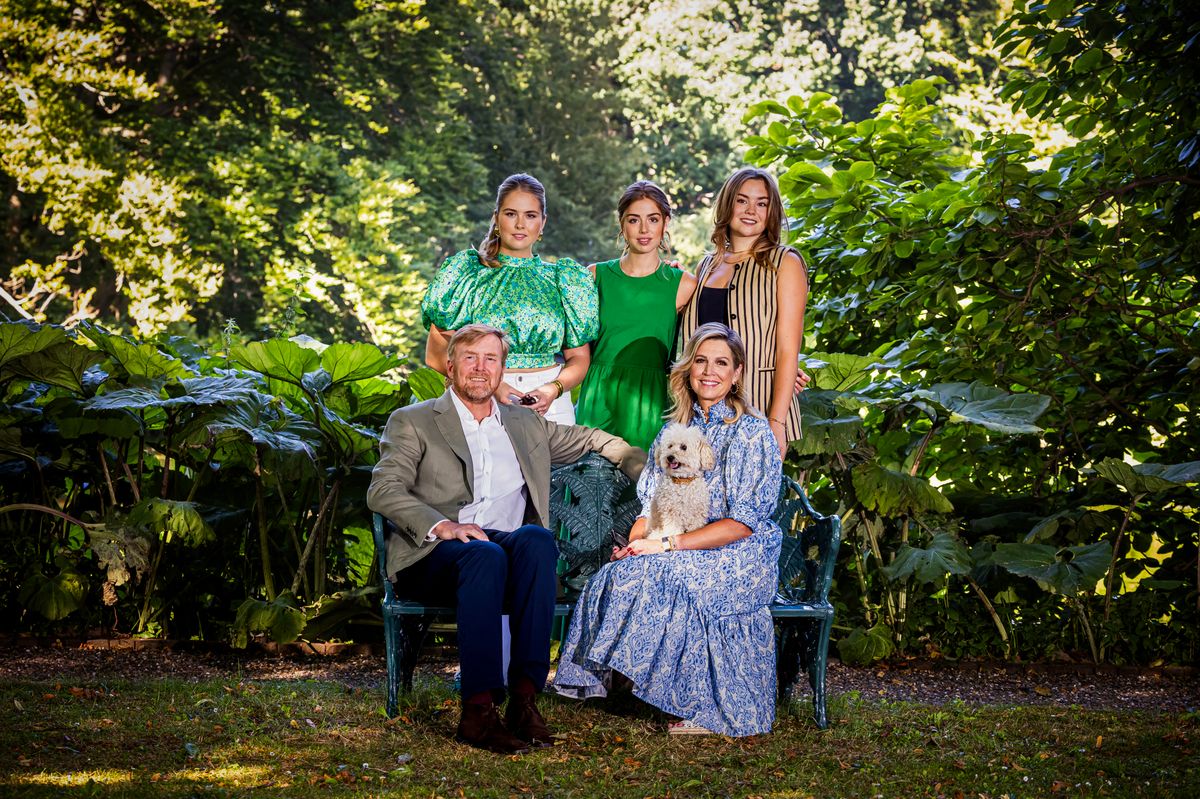 THE HAGUE, NETHERLANDS - JUNE 30: King Willem-Alexander of The Netherlands, Queen Maxima of The Netherlands, Princess Amalia of The Netherlands, Princess Alexia of The Netherlands and Princess Ariane of The Netherlands pose for the media at Huis ten Bosch Palace on June 30, 2025 in The Hague, Netherlands. (Photo by Patrick van Katwijk/WireImage)