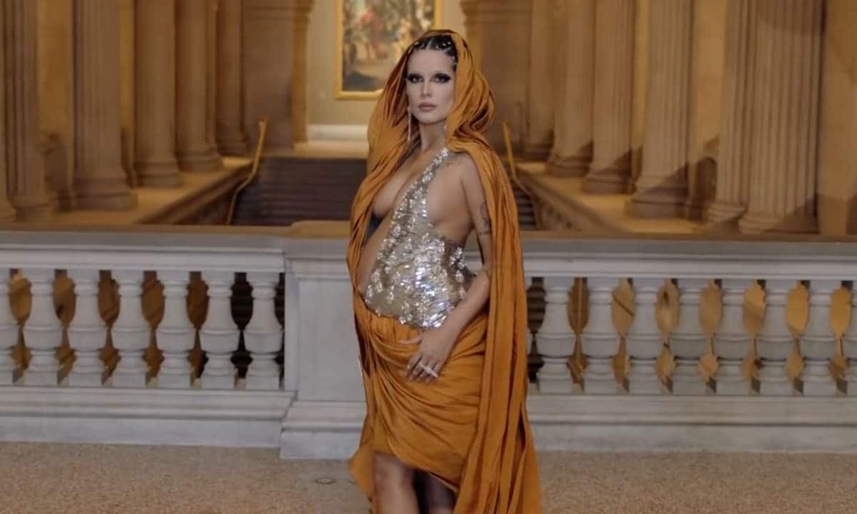 Halsey unveils album artwork