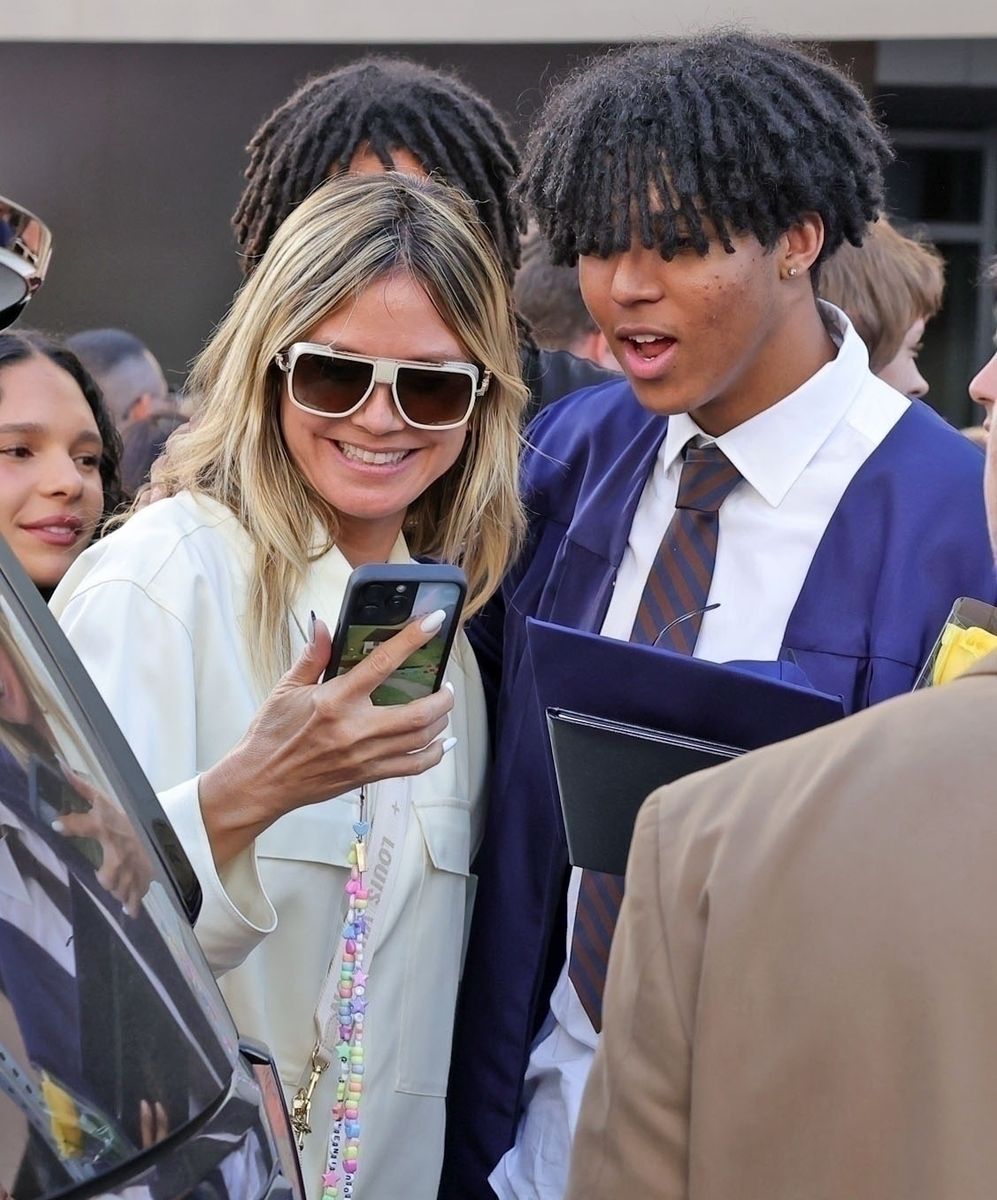 

Heidi Klum and Seal reunite to celebrate their son Johan's high school graduation in Downtown Los Angeles. 