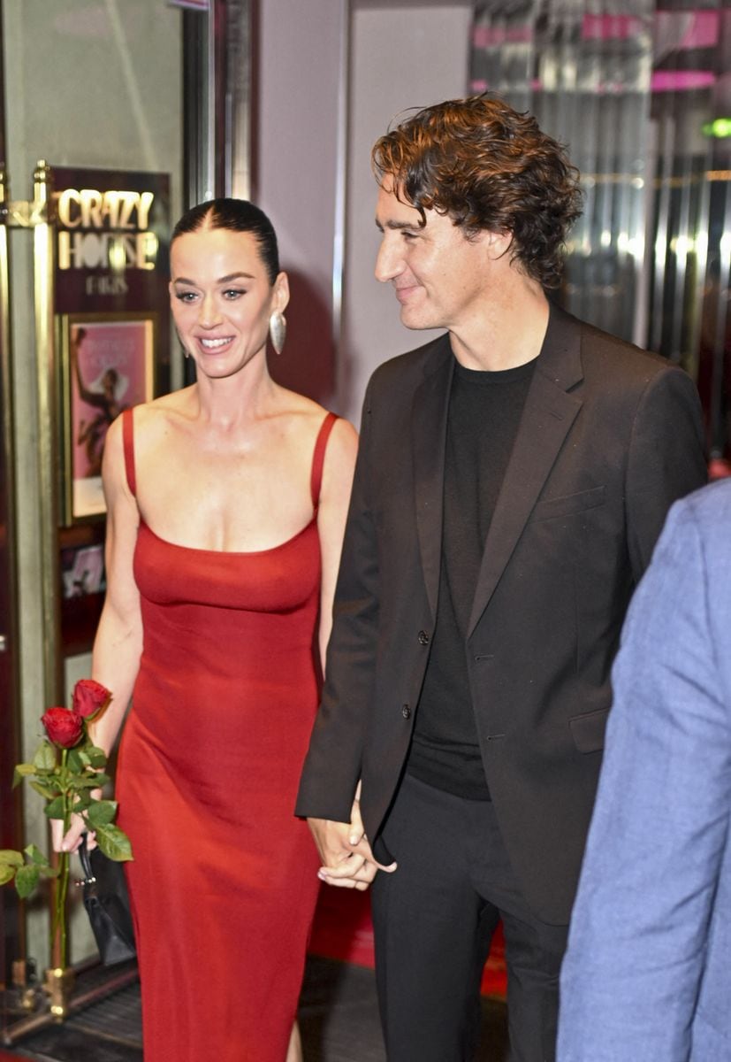 Ever the gentleman, Trudeau was photographed helping Perry out of their van, his hand never leaving hers as they made their way into the famed cabaret.