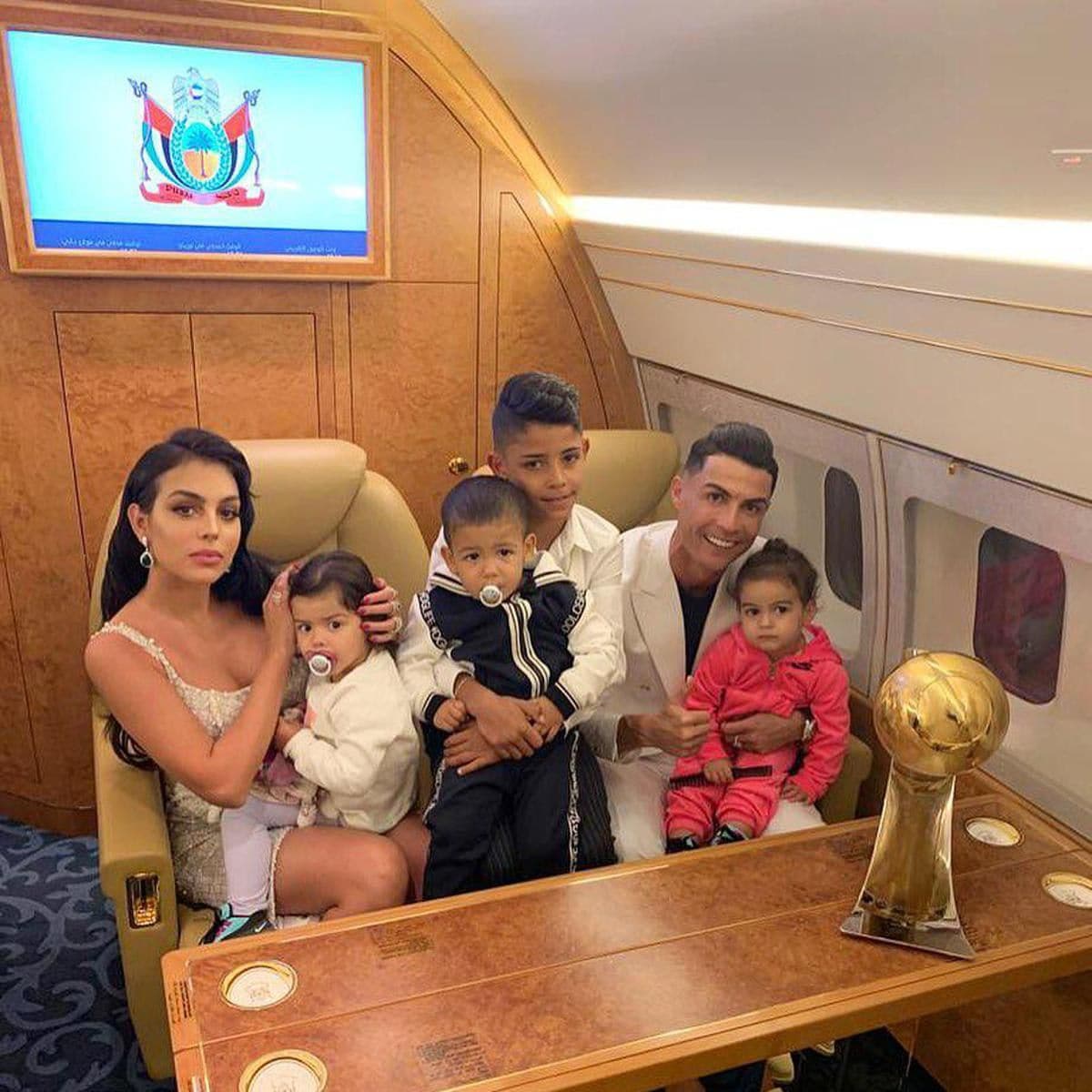 Cristiano Ronaldo, Georgina Rodriguez y sus hijos