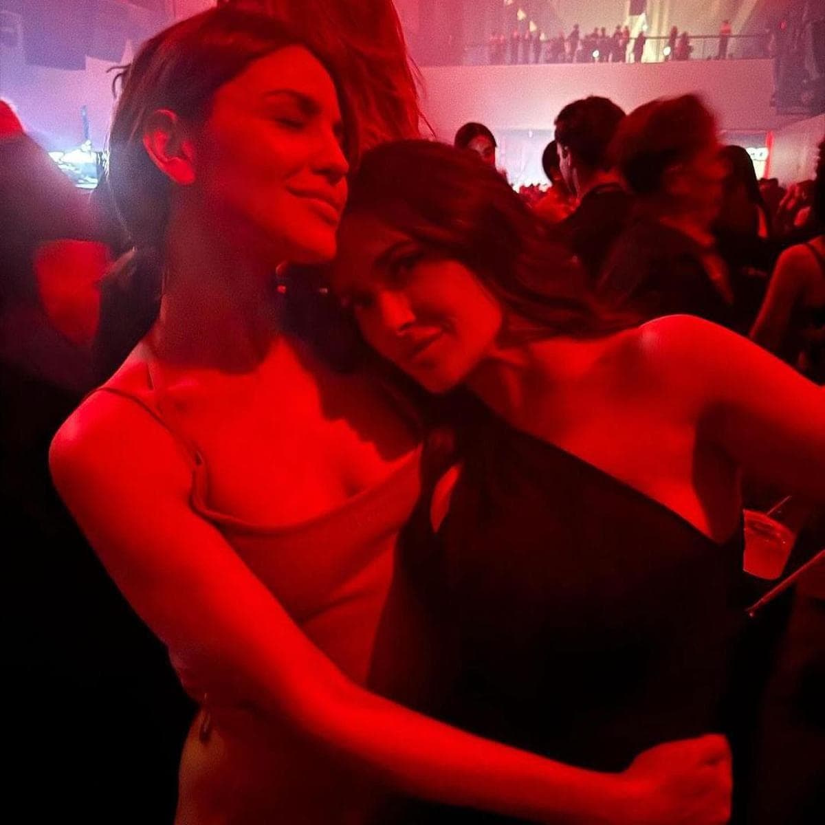 Salma Hayek and Eiza Gonzalez on Gucci's 2025 Cruise