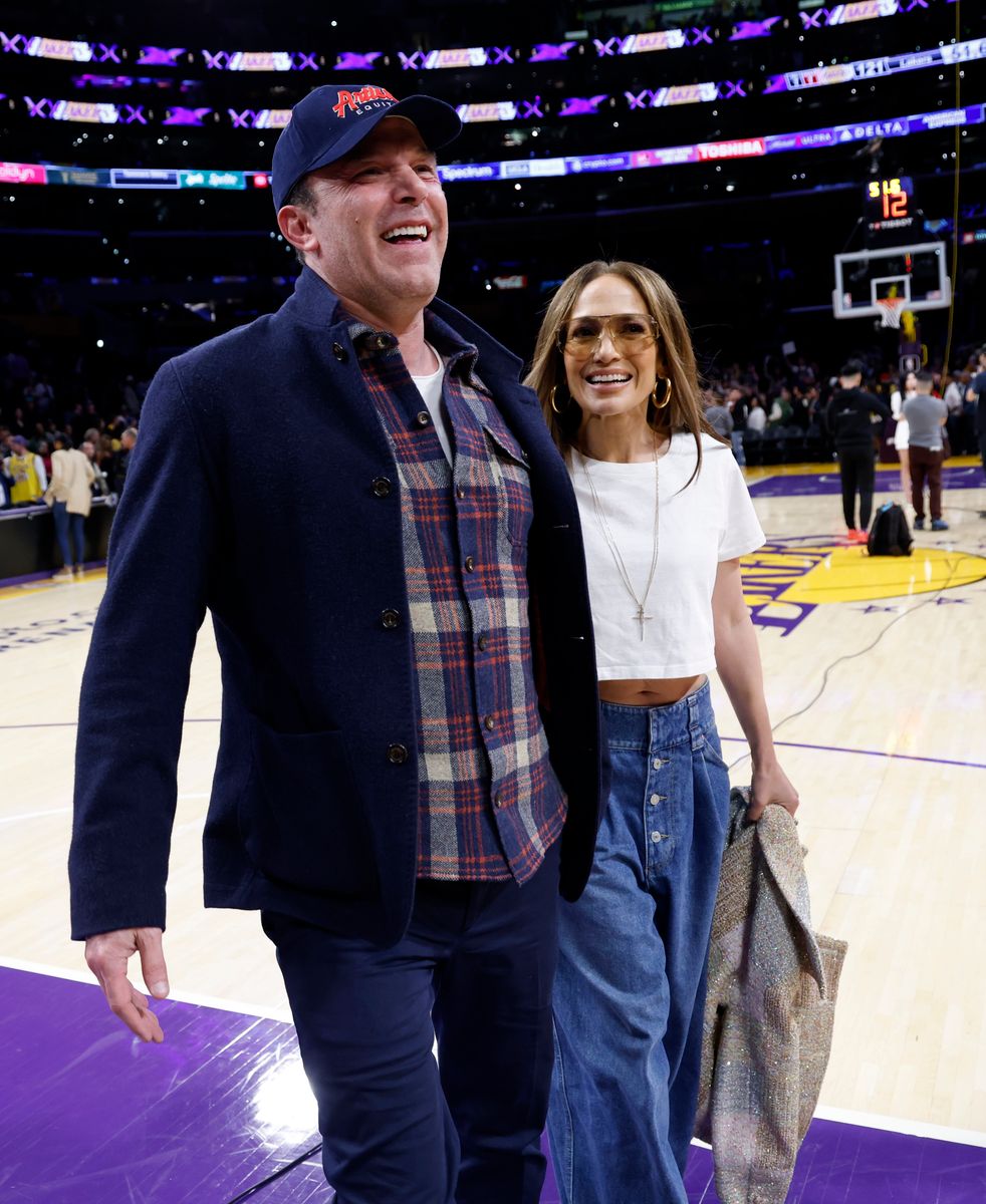 The performance came just six months after she finalized her divorce from Affleck. 