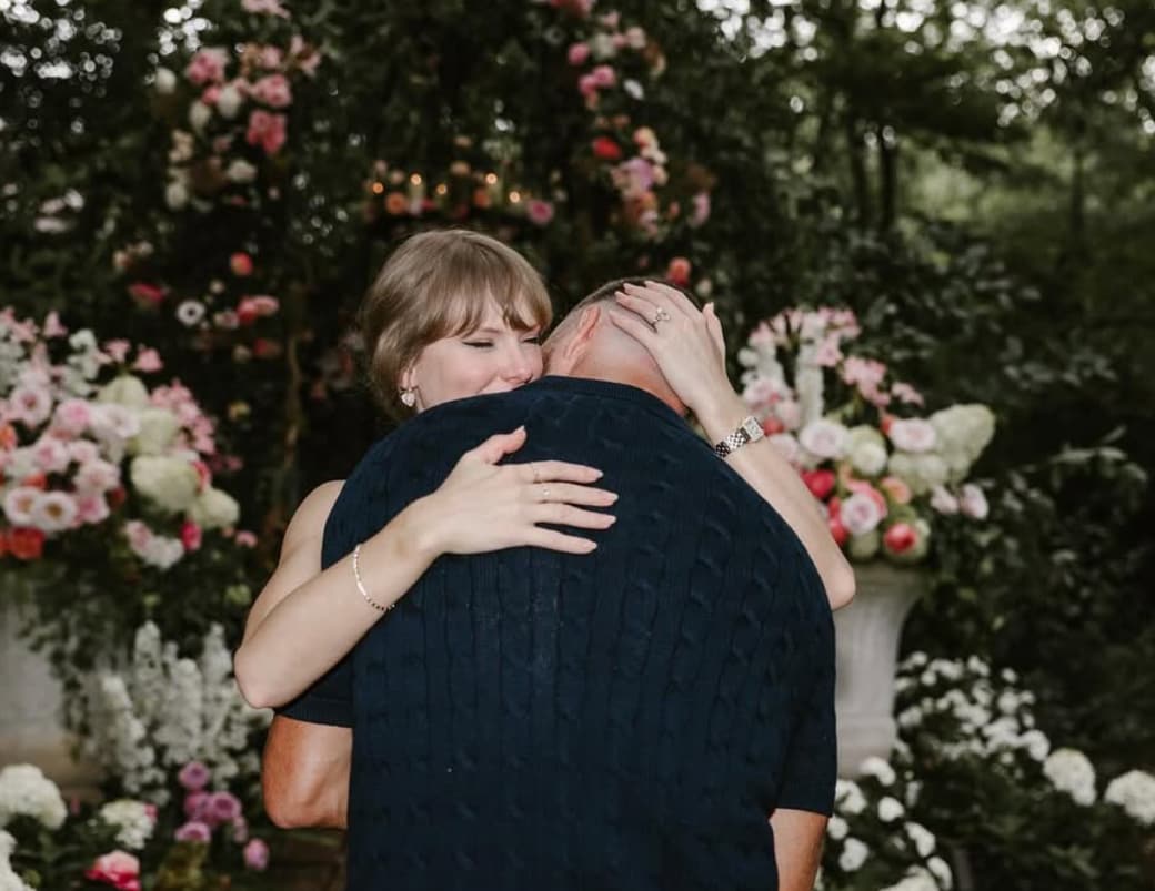 Taylor wrote, “Your English teacher and your gym teacher are getting married."