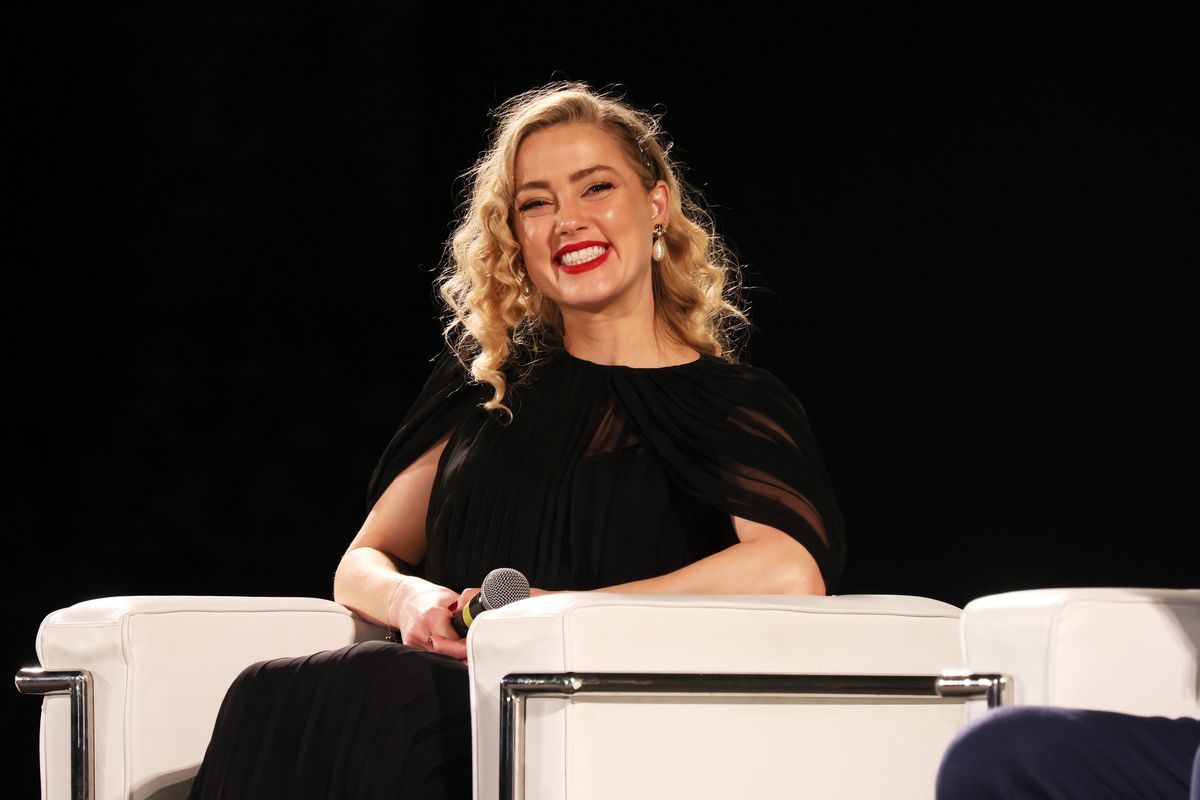  Amber Heard speaks on the stage during the 69th Taormina Film Festival on June 24, 2023 in Taormina, Italy. (Photo by Ernesto Ruscio/Getty Images)