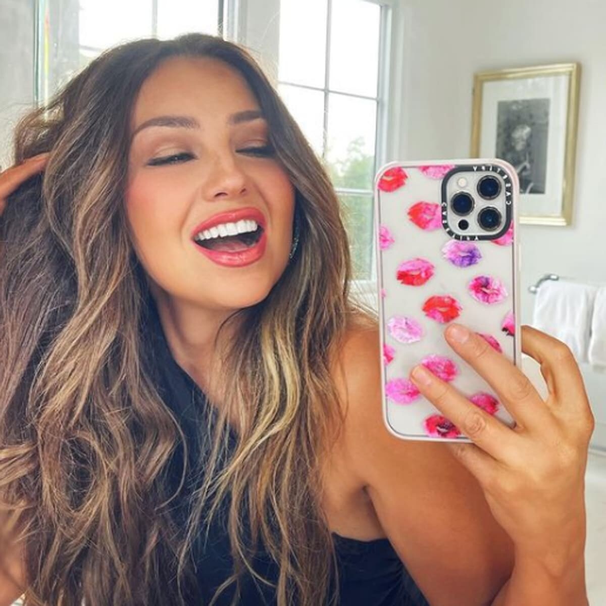 Thalia Instagram selfie