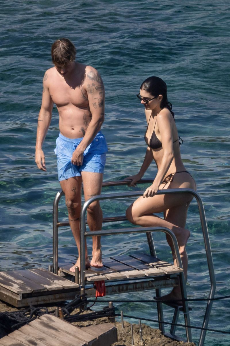 The actress flashed a bright smile while spending quality time with boyfriend Cole Bennett on the beach.