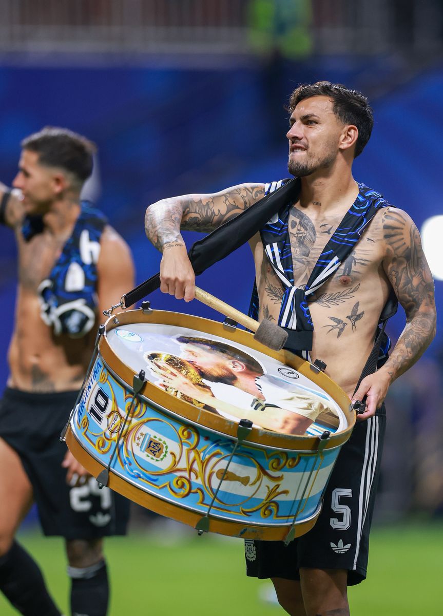 Leandro Paredes #5 of Argentina celebrates after the 2-1 win during the FIFA World Cup 2026 Semi Final match between England and Argentina