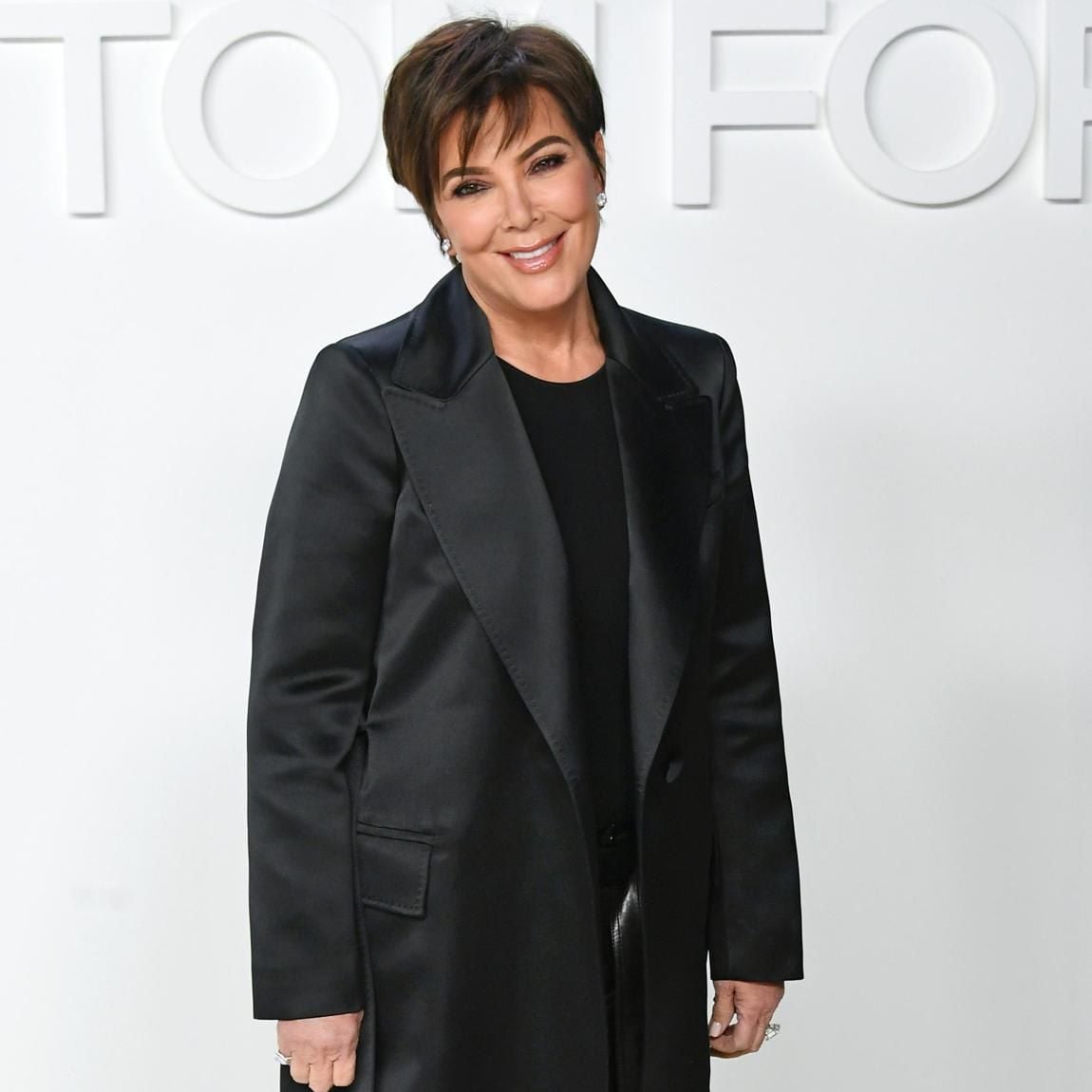 Kris Jenner con sobre total black look en el Tom Ford AW20 Show