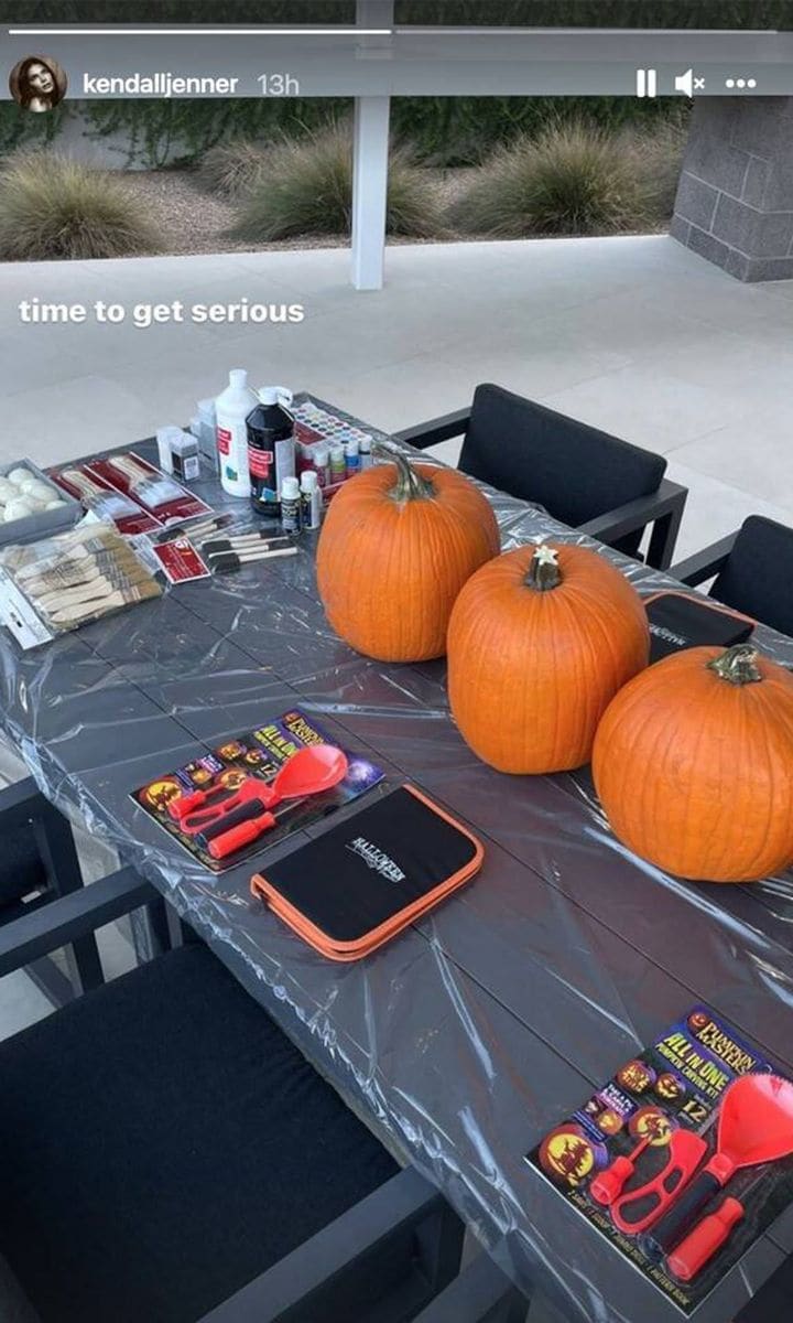 Devin Booker calls out Kendall Jenner's pumpkin carving skills