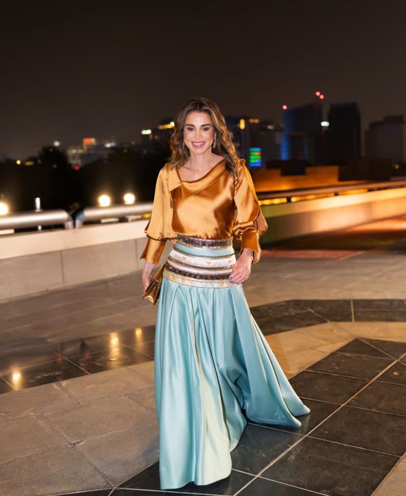 The Jordanian queen, glamorous as ever, proved once again why she is considered one of the world’s most elegant royals.