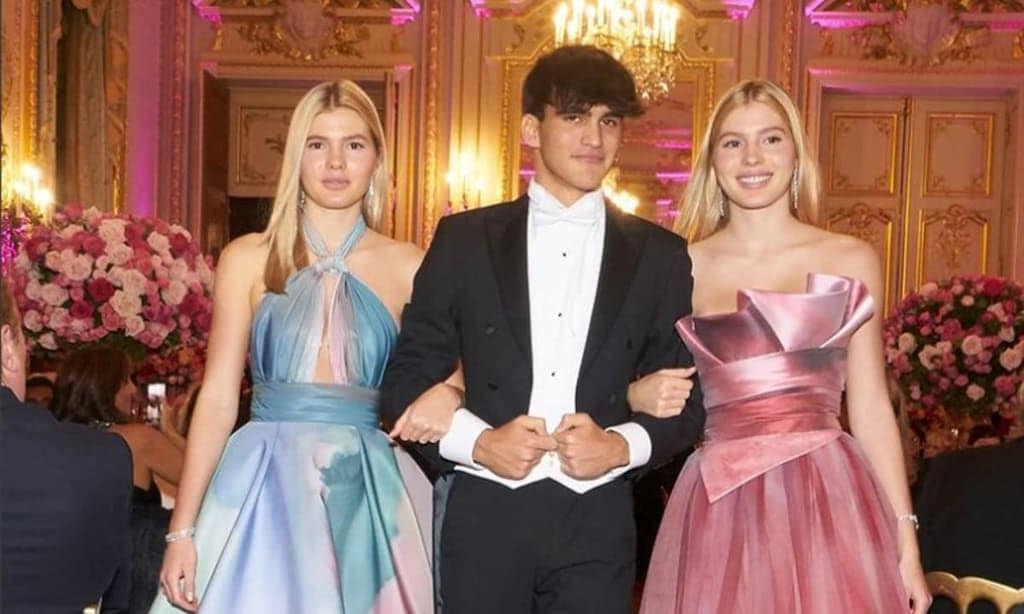 Cristina and Victoria were accompanied by Niccolo