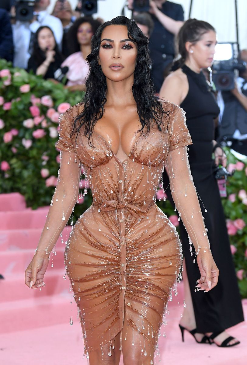 Kim Kardashian West arrives for the 2019 Met Gala in a jaw-dropping Mugler gown