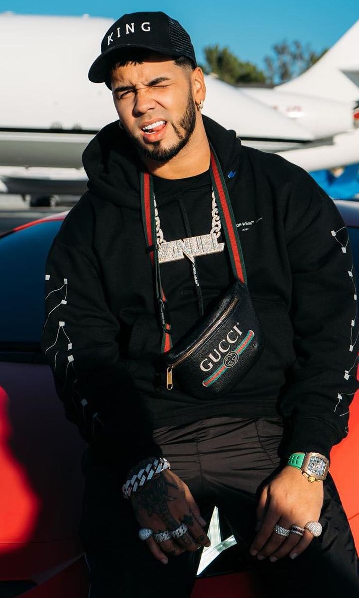 Anuel AA shows off 400 000 rolex watch