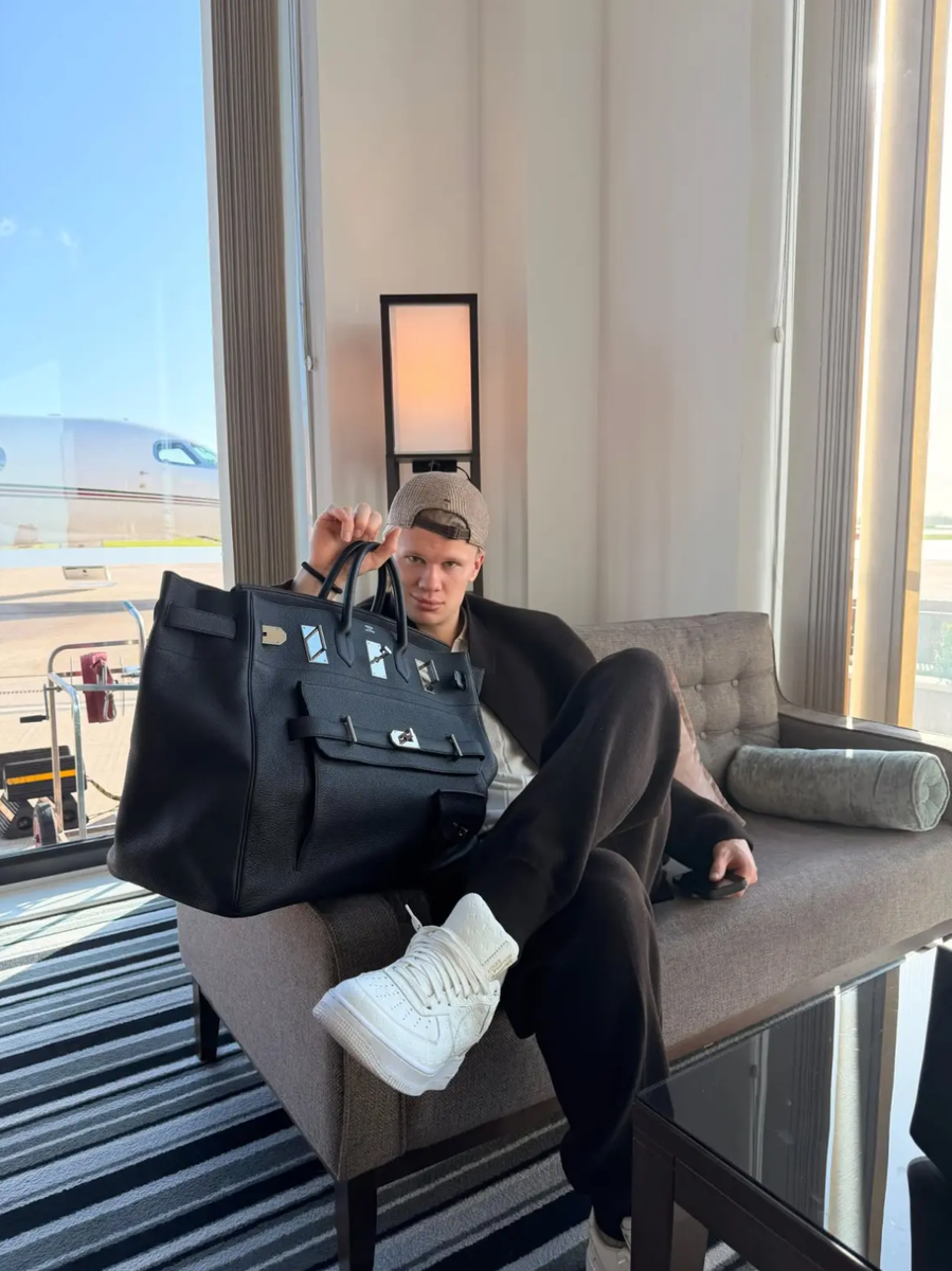 His most valuable public sighting so far is a black Multipocket HAC 50