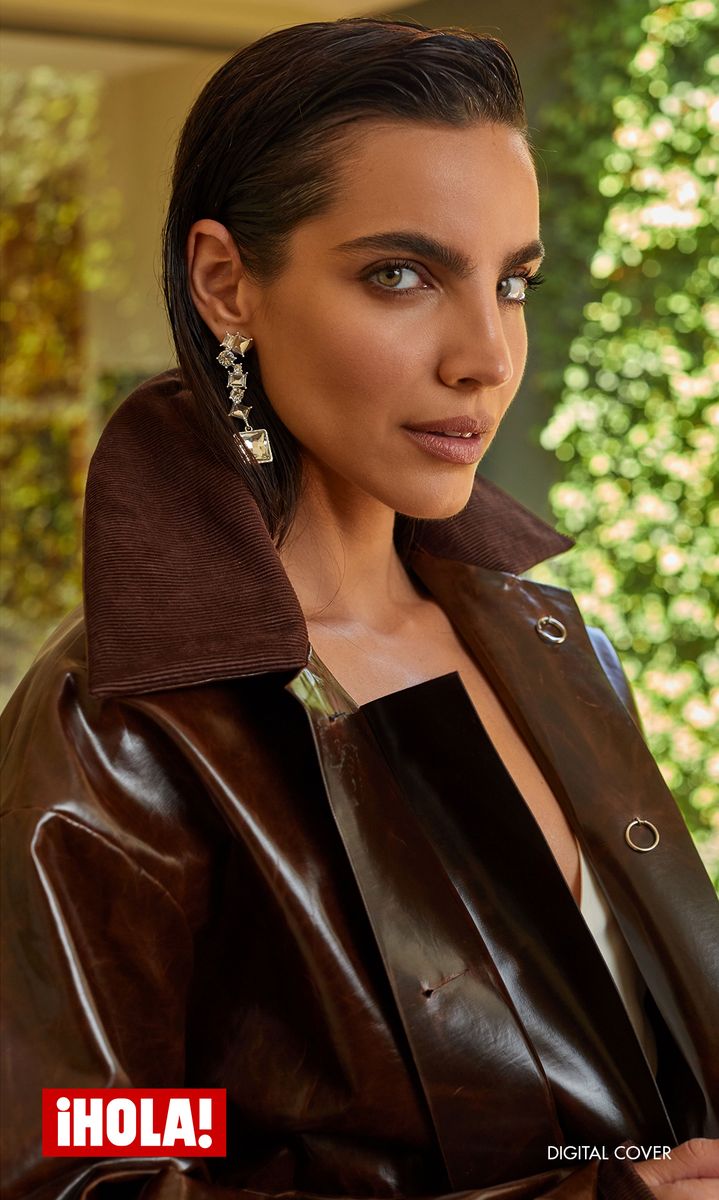 Photographer: Esteban Calderón | Stylist: Rafael Linares | Hair: Aviva Jansen Perea | Makeup: Carola González | Dress: SIR. | Jacket: KASSL Editions | Earrings: Tara | Rings: Lilou