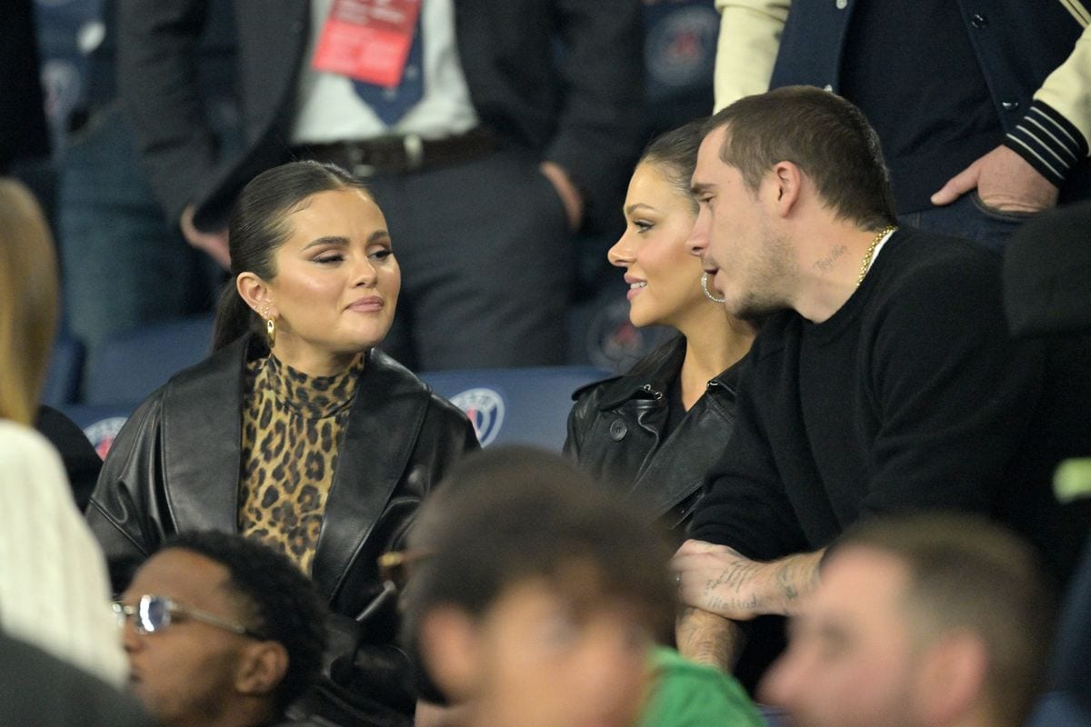 : Selena Gomez, Nicola Peltz and Brooklyn Beckham attend the Ligue 1 Uber Eats match between Paris Saint-Germain and Olympique de Marseille at Parc des Princes on September 24, 2023 in Paris, France. (Photo by Lionel Hahn/Getty Images)