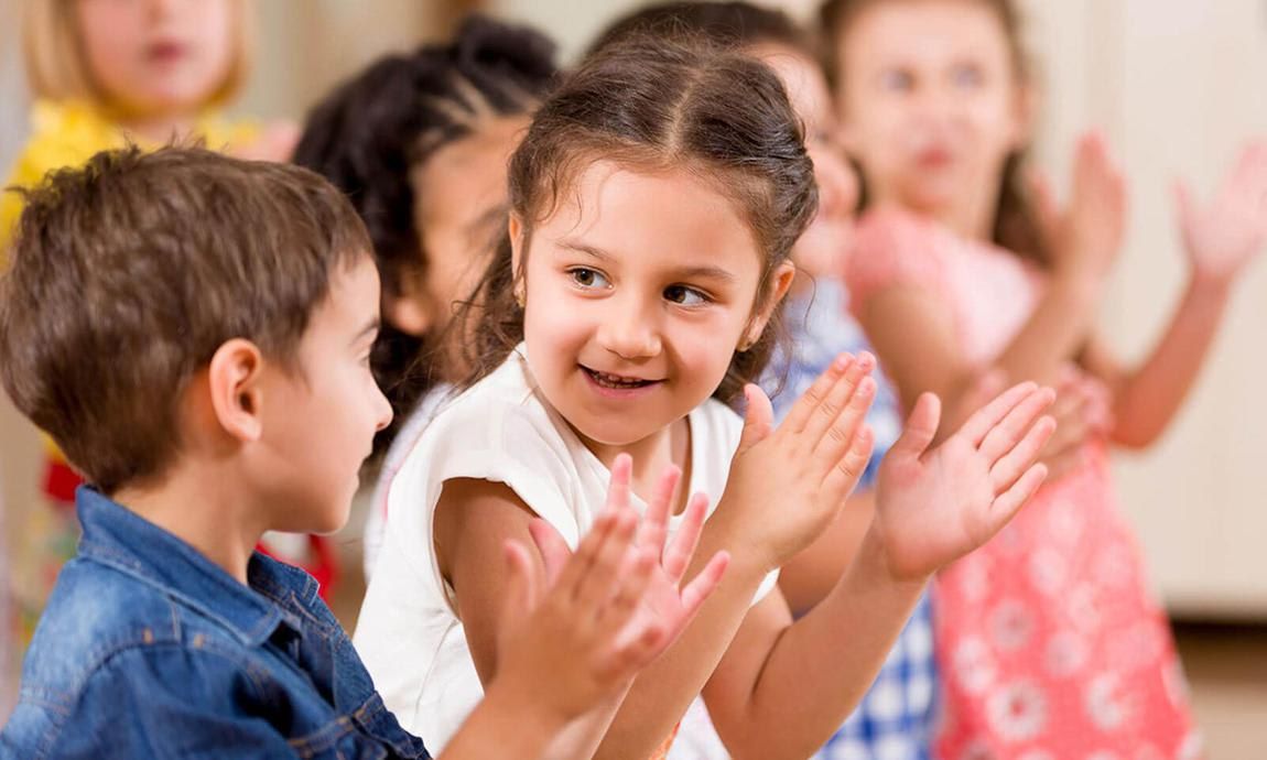 kids clapping