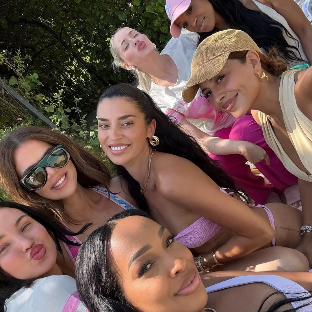 Koko was surrounded by her friends and family