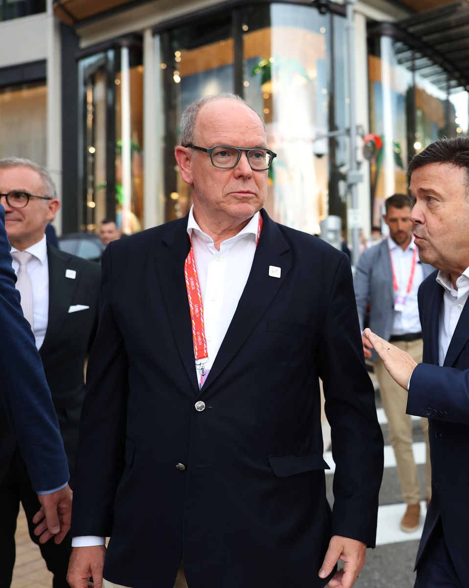 Prince Albert welcomed members of Spain’s Guardia Civil before the historic Grand Départ from Monaco.