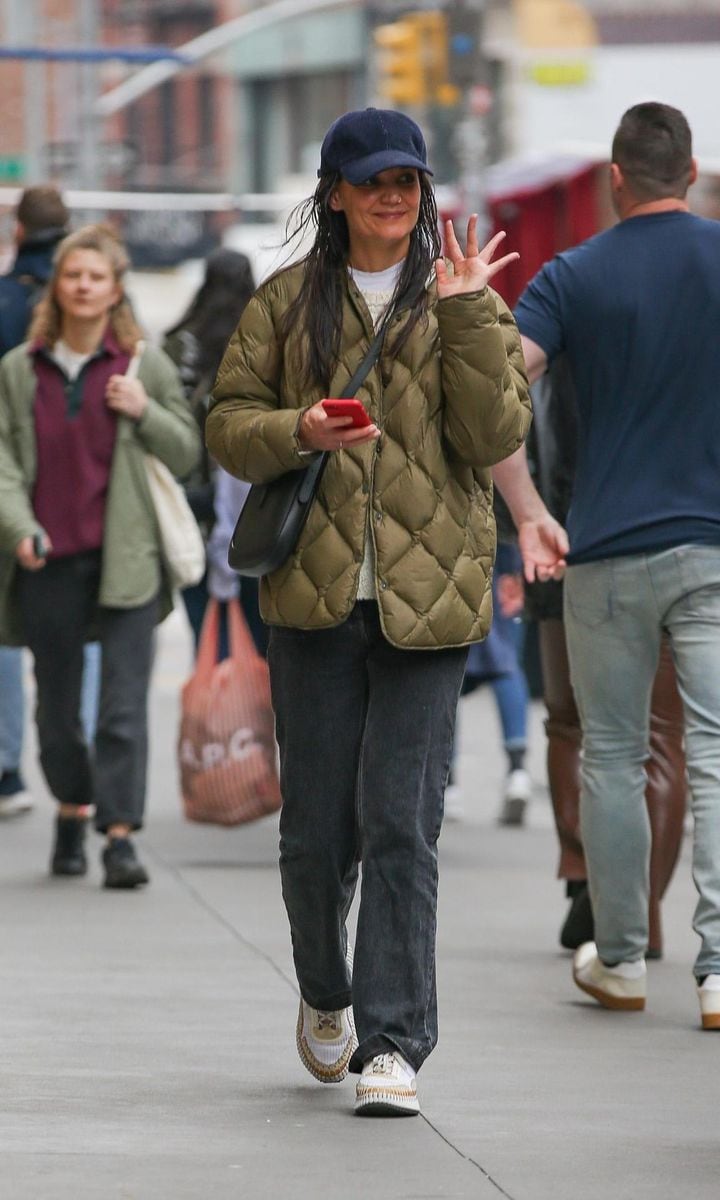 EXC Katie Holmes