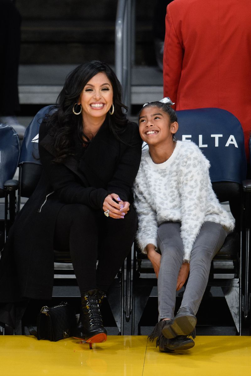 Vanessa Bryant (L) and Gianna Maria-Onore Bryant 