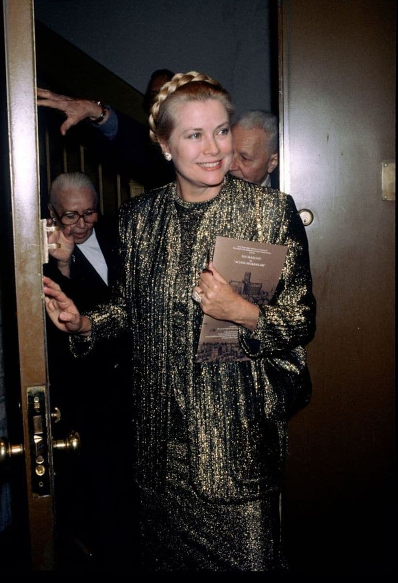 Grace Kelly’s elegance, with a mix of classic glamour and her own modern edge.
