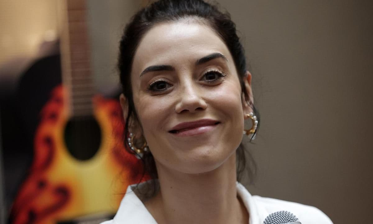 Turkish actress Cansu Dere