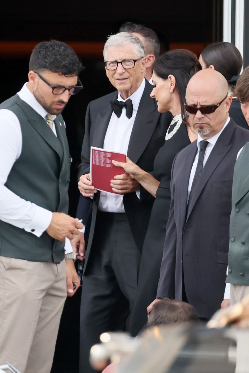 Bill Gates arrives at the Jeff Bezos and Lauren Sanchez Wedding 