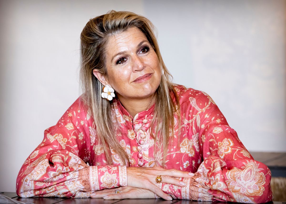 Queen Máxima of the Netherlands has made Spanish-inspired floral earrings one of the defining accessories of her royal wardrobe.