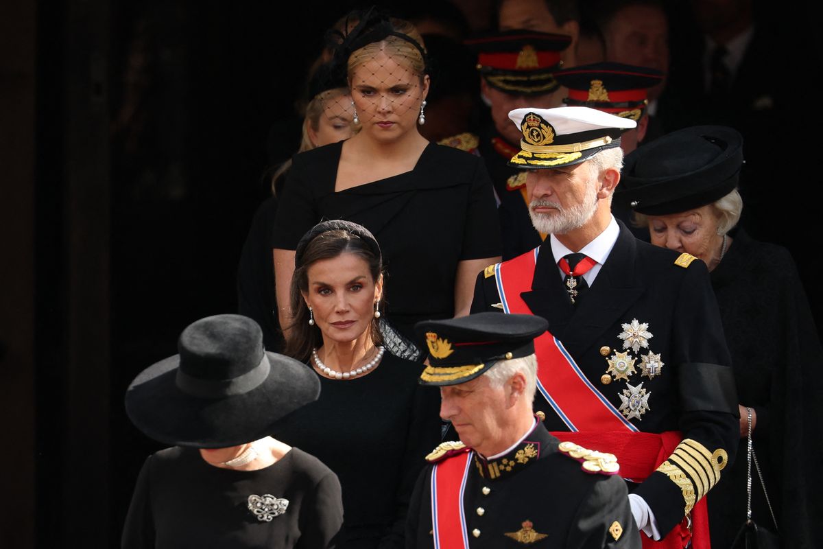 Felipe VI’s decorations include the Grand Cross of the Order of Charles III and the Grand Crosses of Military, Naval and Aeronautical Merit.